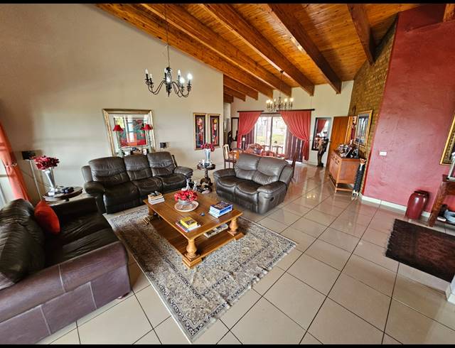 5 BEDROOM HOUSE FOR SALE IN SAFARI GARDENS